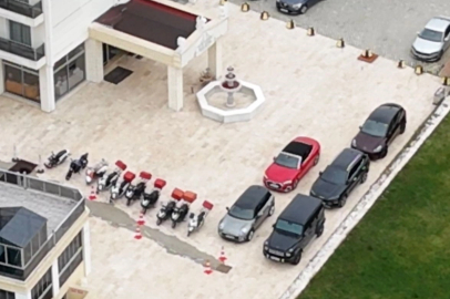 Tutuklu Başkan Yalım’ın sevgilisine aldığı milyonluk otomobil ve diğer araçlar, kayyım atanan otele getirildi