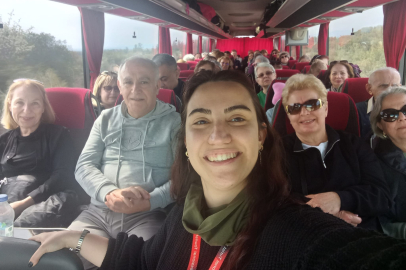 UŞAK'IN İLK ULUBEY'Lİ TURİST REHBERİ BERRAK SU GÜRBÜZ İLK KAFİLESİNİ GEZDİRDİ