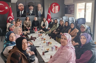 Ak Parti Uşak Kadın Kolları MHP Uşak KAÇEP'e İadei Ziyaret Yaptı