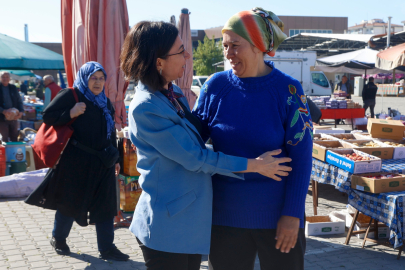 Uşak Belediye Başkanı Hatice Terekeci ÖZKAN Çarşamba Pazarındaydı