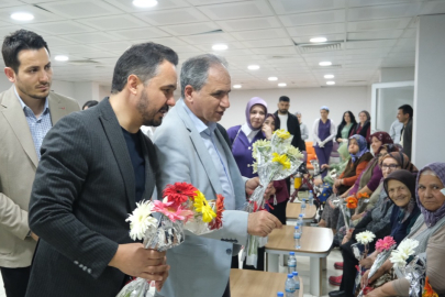 Uşak Milletvekili İsmail Güneş ve Ak Parti İl Başkanı Himmet Yaşar Huzurevini ziyaret etti