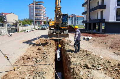 Uşak’ta kilit parke ve altyapı çalışmaları hız kesmeden sürüyor