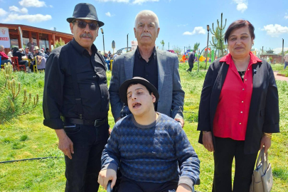 MHP EŞME İLÇE TEŞKİLATI ENGELLİLER HAFTASI KUTLAMALARINA KATILDI