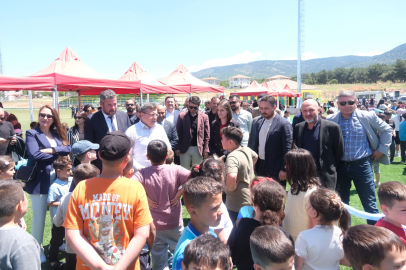 Sivaslı'da Çocuk Festivali Açılışı Yapıldı