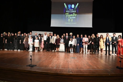 Uşak Fen Lisesi öğrencileri "Beynelminel Sadıcım" Tiyatro Oyununu Sergilediler